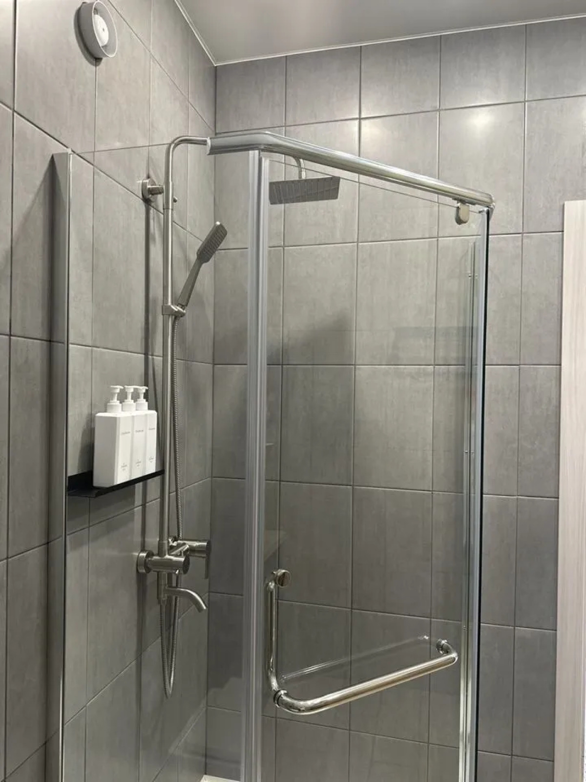 Гостевой дом Хвоя в окружении кедрового леса