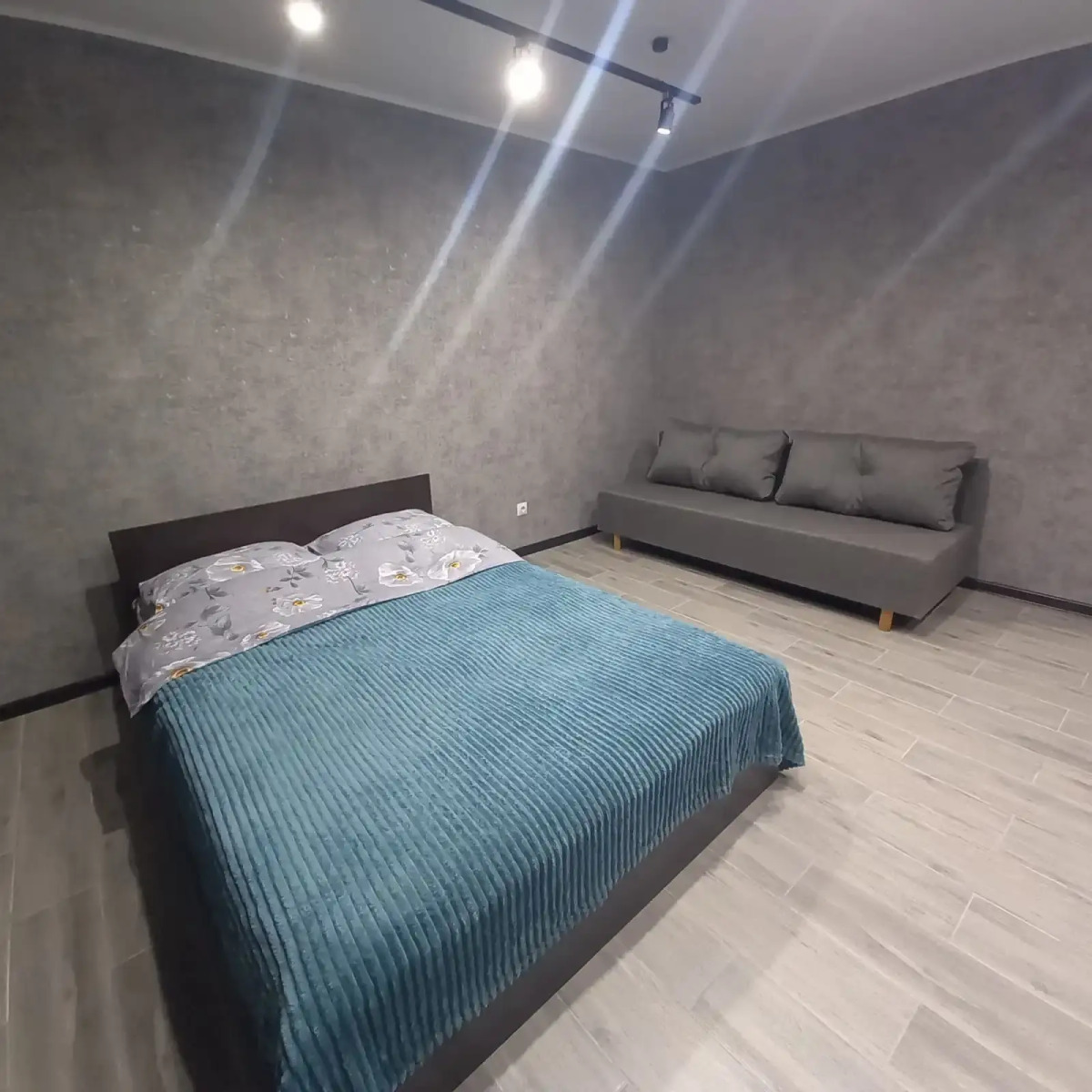 Квартира с евроремонтом в новом доме с закрытой территорией