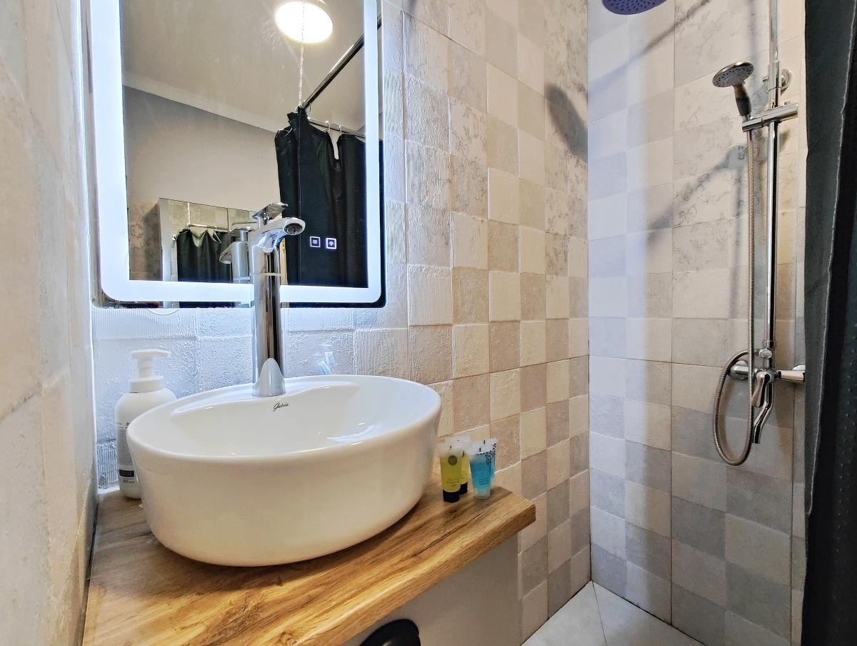 Апартаменты M.O.O.N. APARTMENTS Seifullina 500