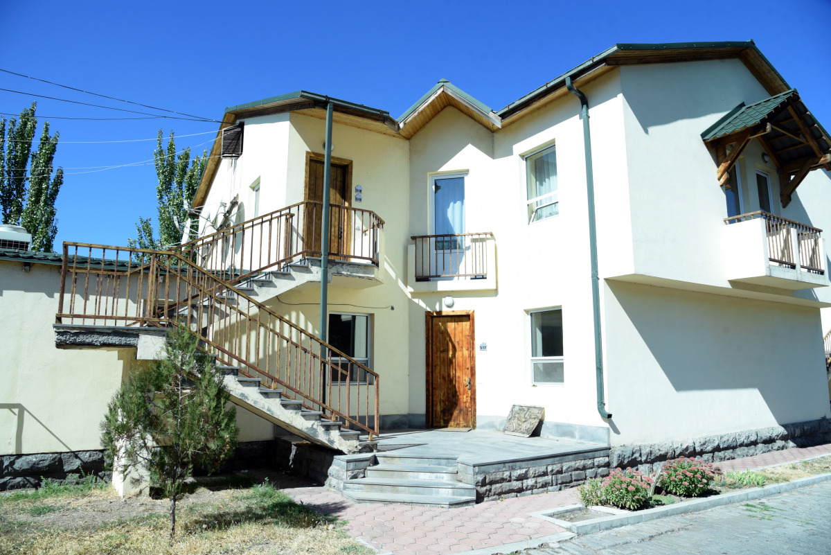 Armenian Village Park Hotel