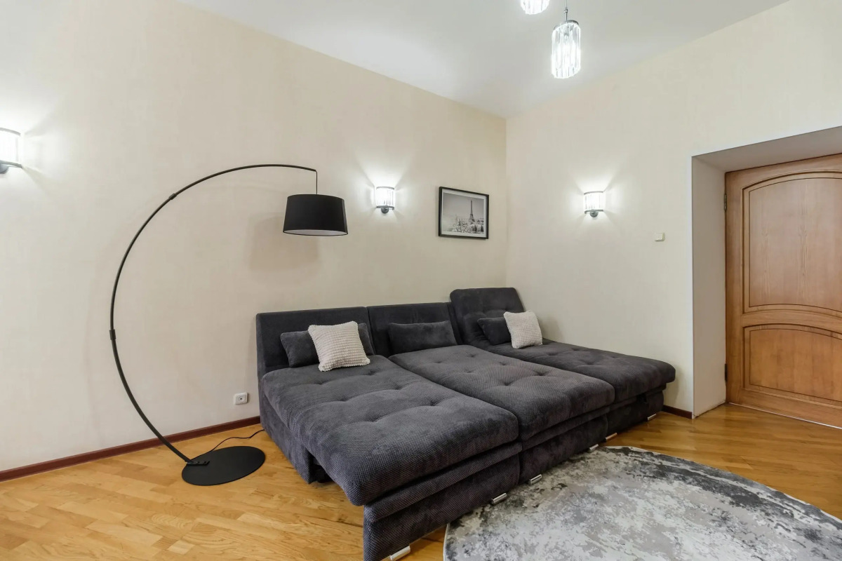 Апартаменты Видовые у Казанского собора 2 спальни 2 сан.узла 12 гостей