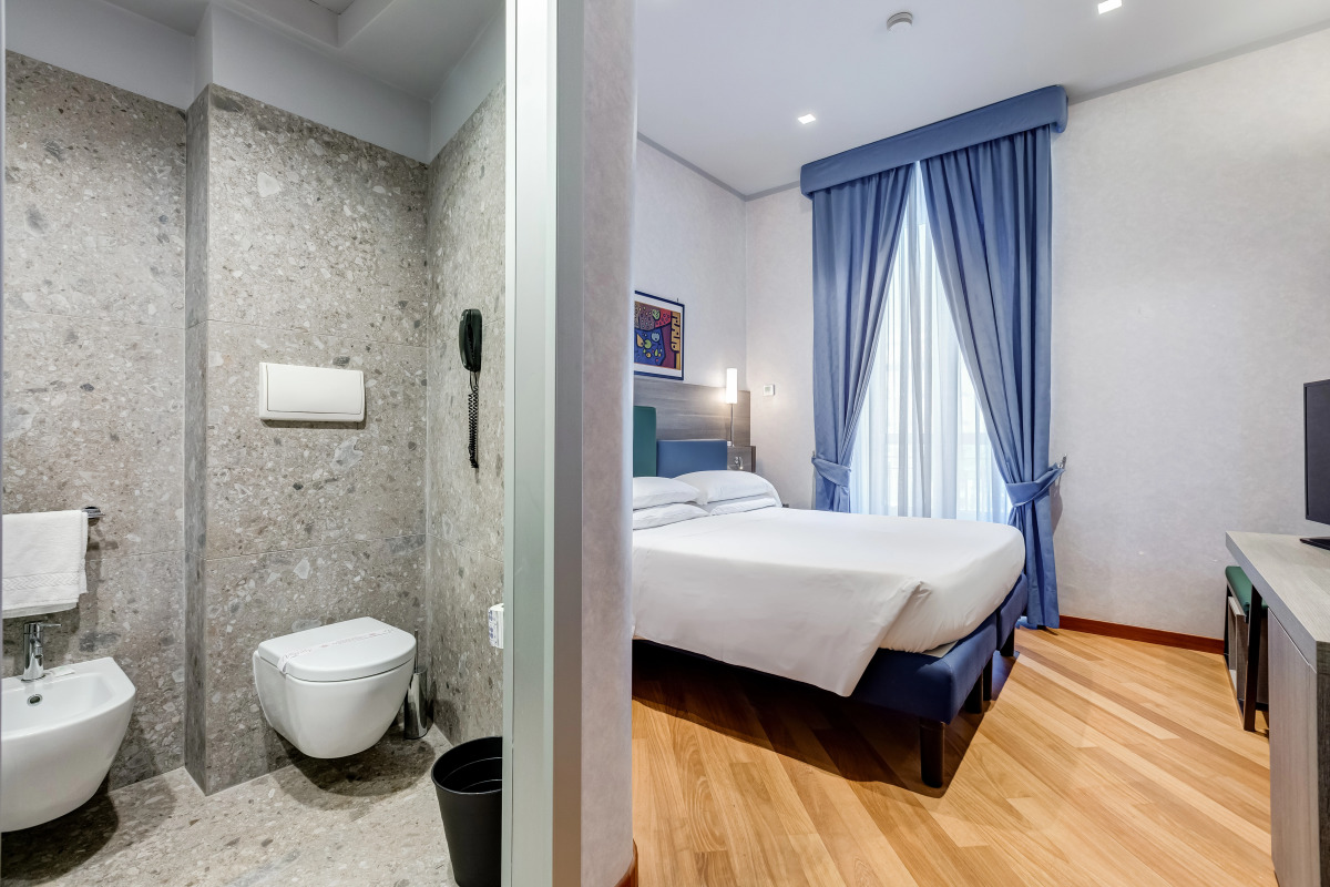 Отель Best Western Plus Hotel Plaza Napoli