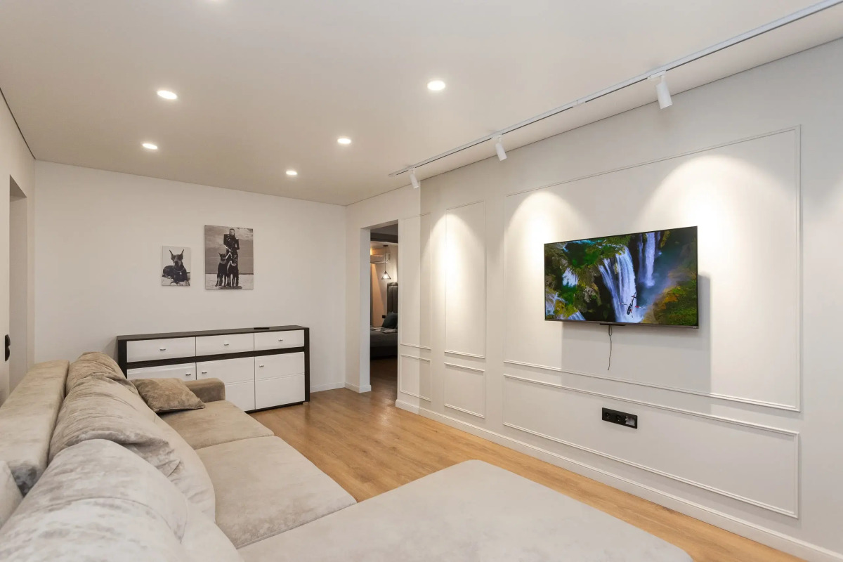 Квартира уютная трехкомнатная с двумя балконами рядом с островом Канта