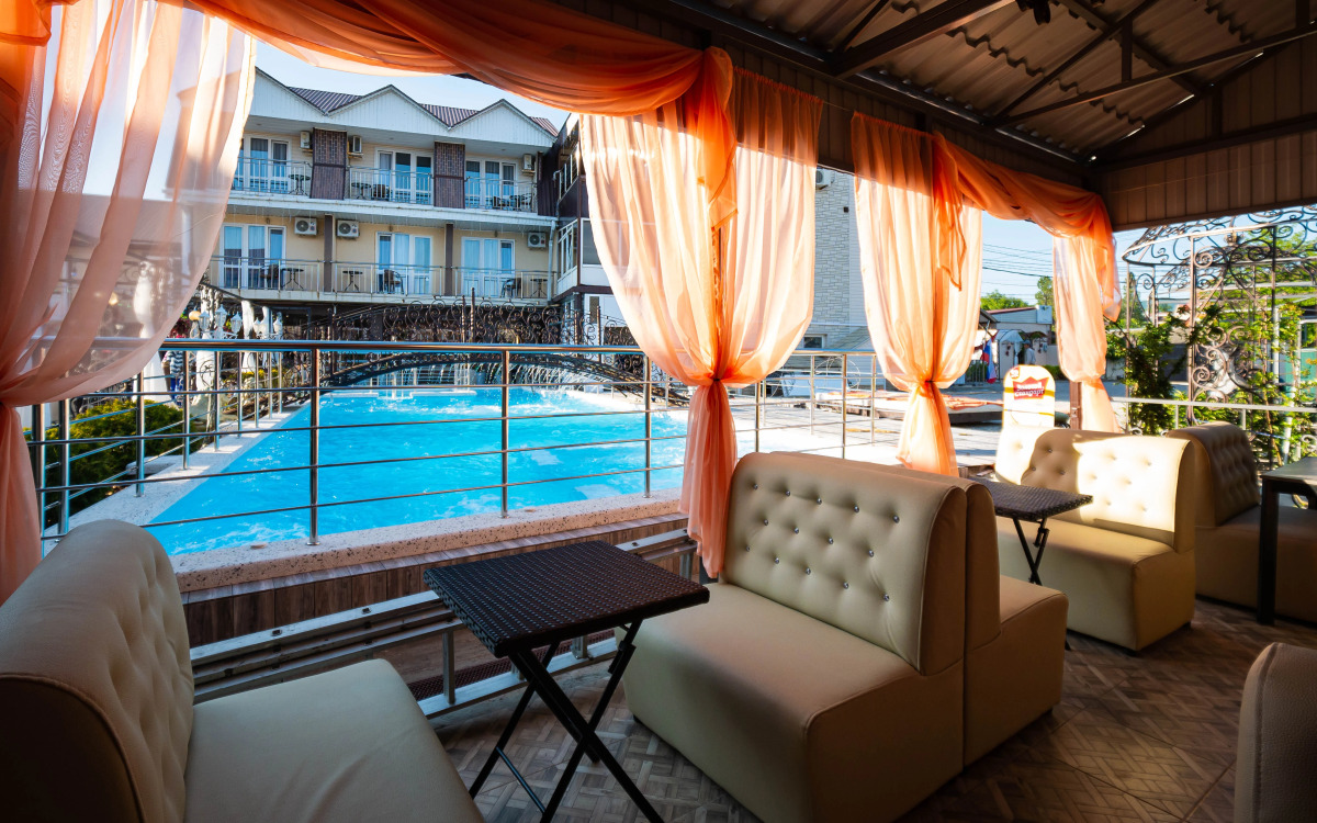 Отель Анютины Глазки