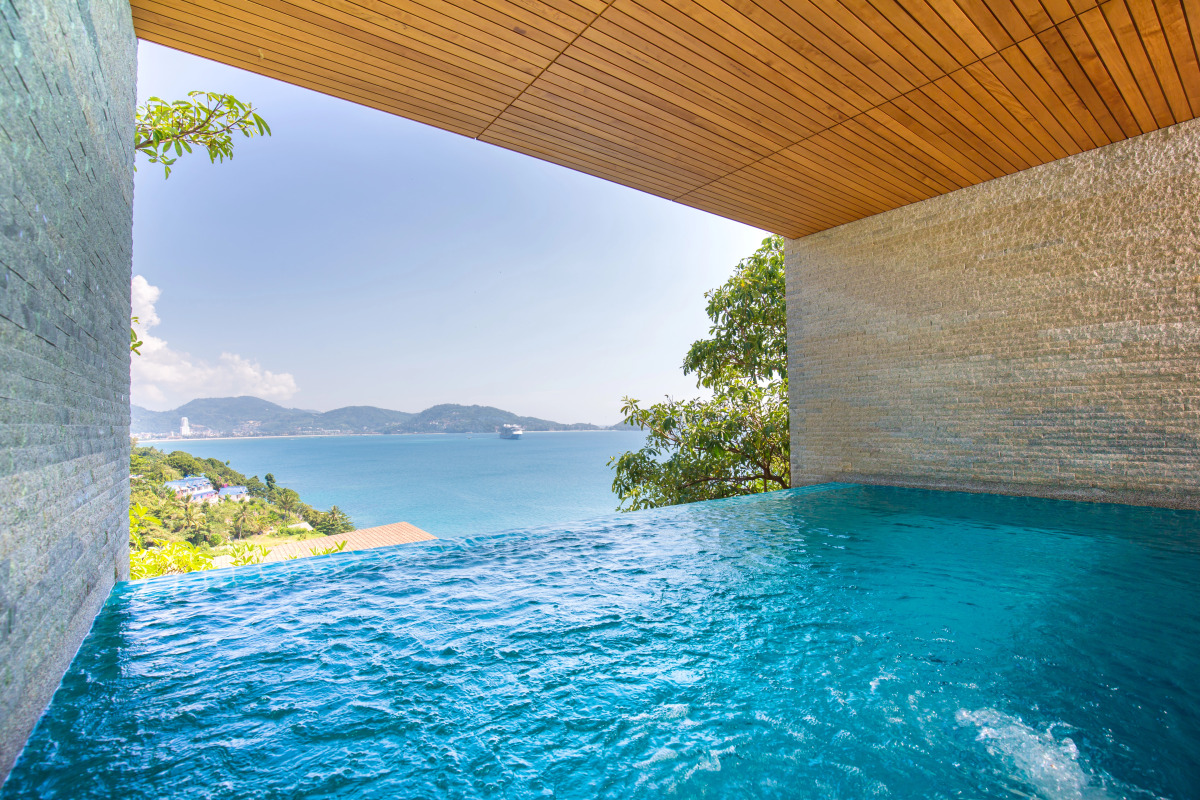 Отель Wyndham Grand Phuket Kalim Bay