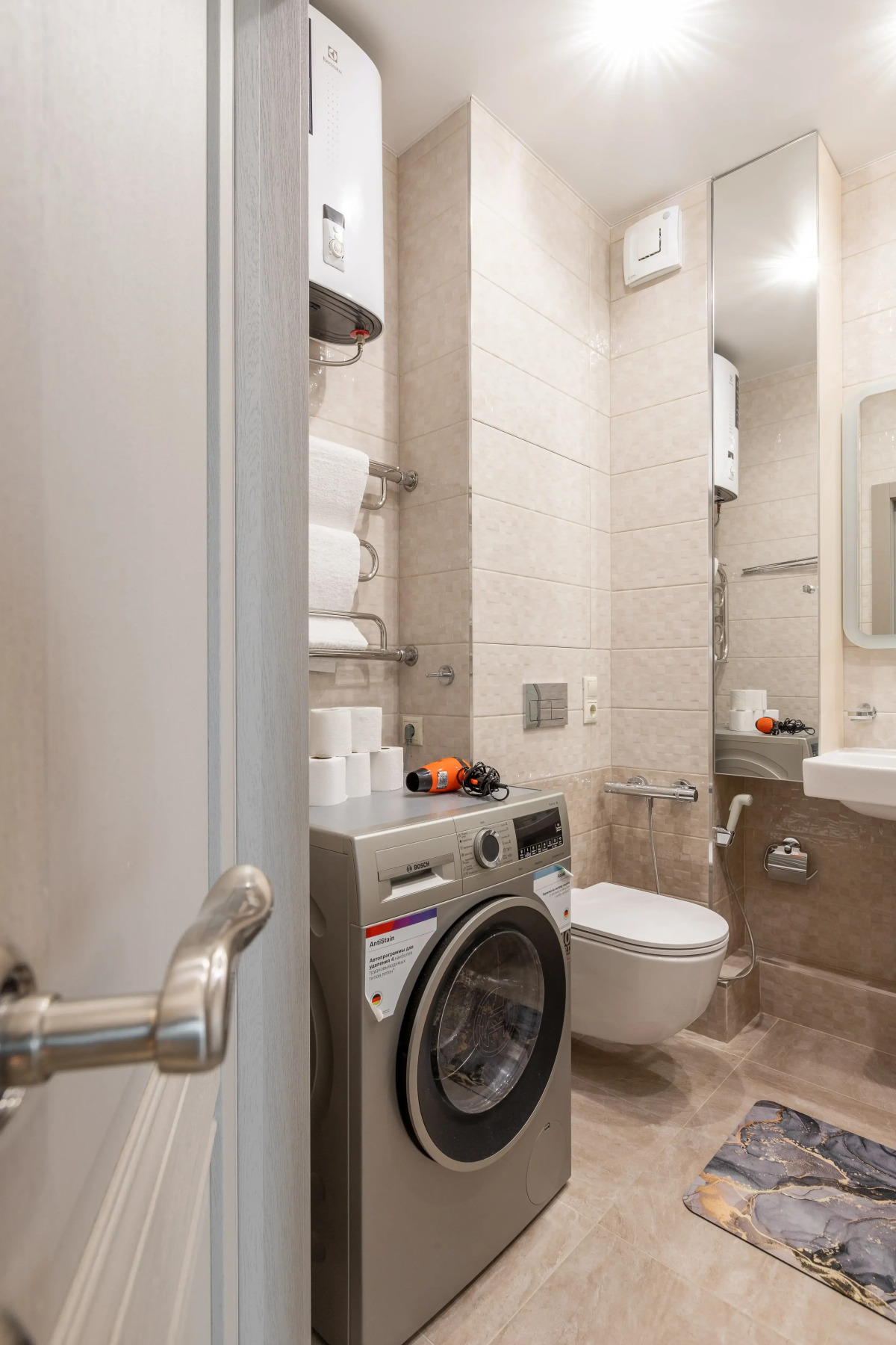 Апартаменты трёхкомнатные с видом на Национальную библиотеку