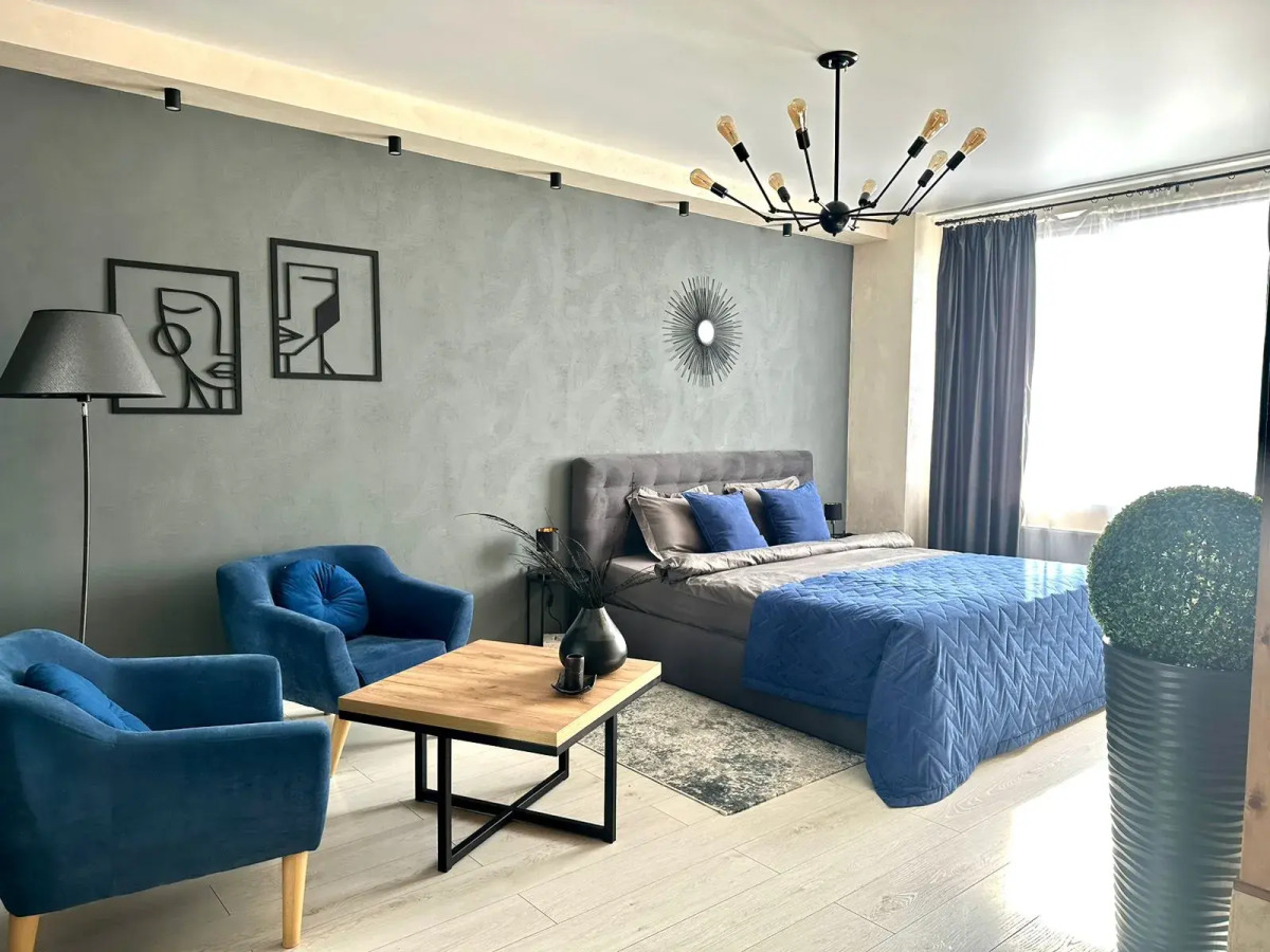 Квартира класса комфоpт плюс с красивым видом из окна в историческом центре города Амалиенау