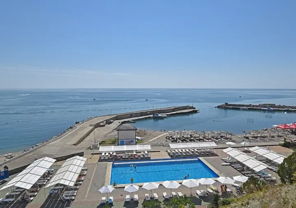 Курортный отель и яхт-клуб Торнадо