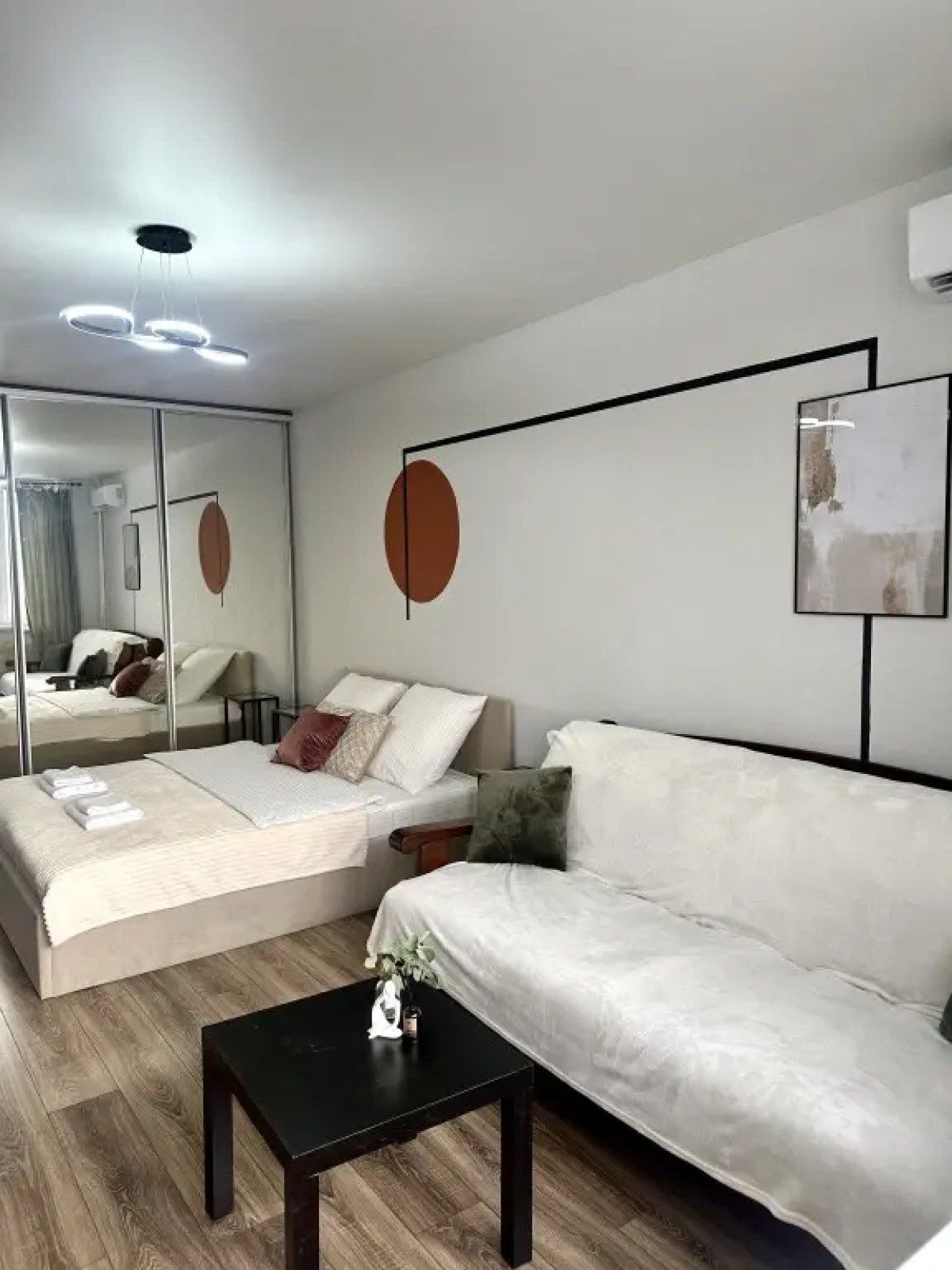 Апартаменты UraganAPART Лепотааа в дoме Шурика