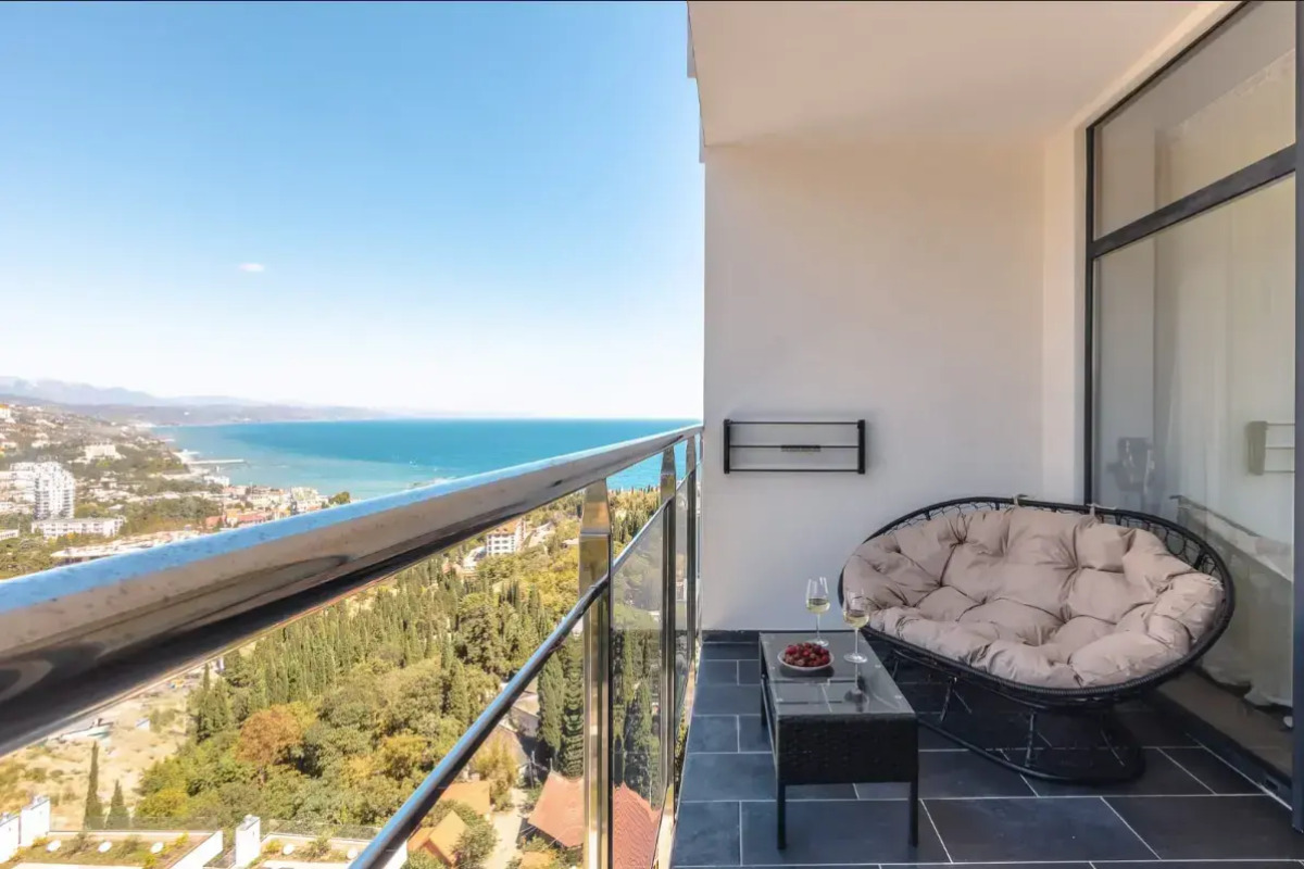 Апартаменты Крымский Рей Студия Africa боковой вид на море