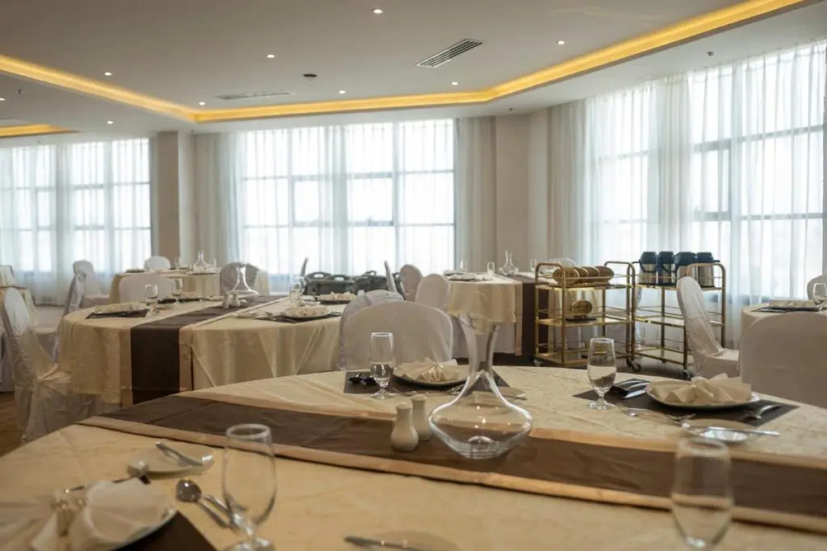 Отель The Plaza  and Resort