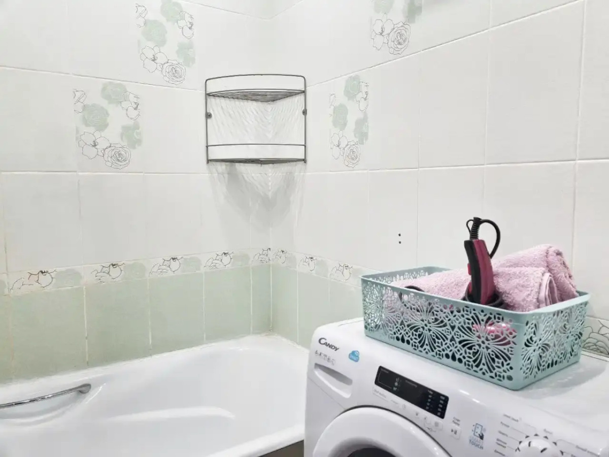 Апартаменты на Салютной, 21