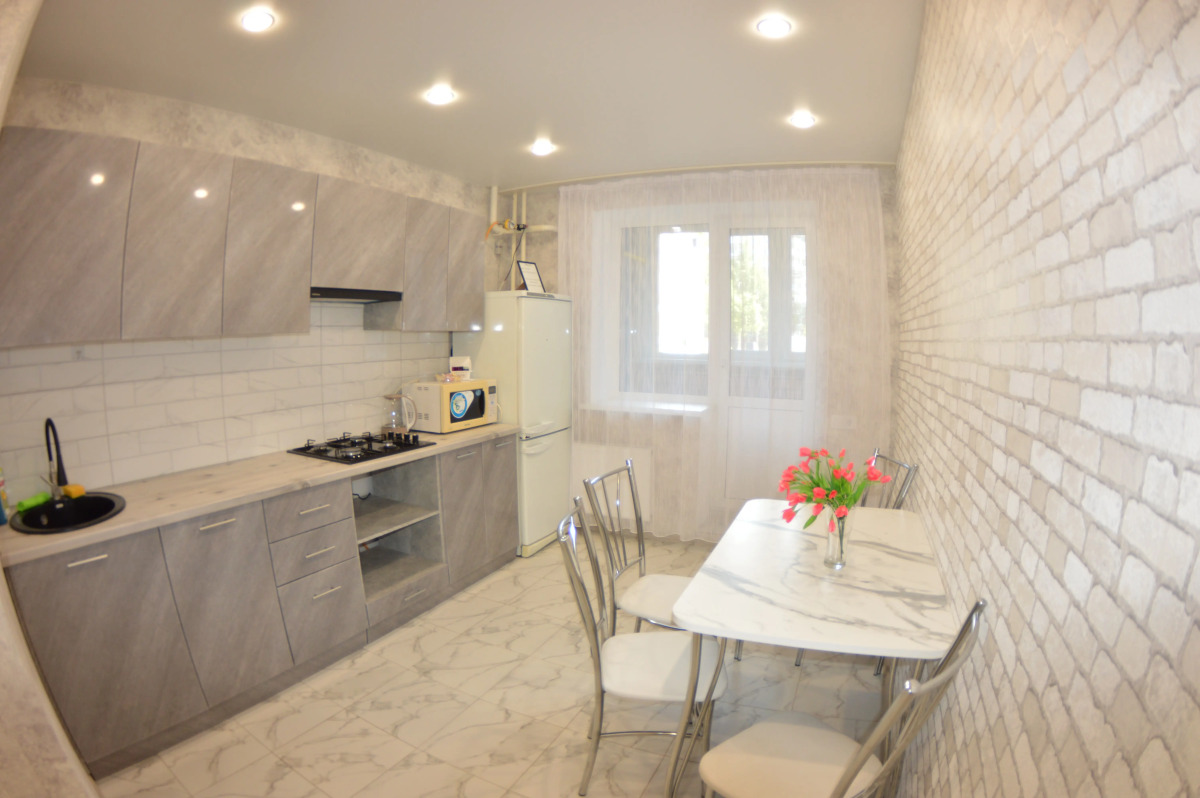 Апартаменты Уютная двухкомнатная квартира на Верхней Дуброве