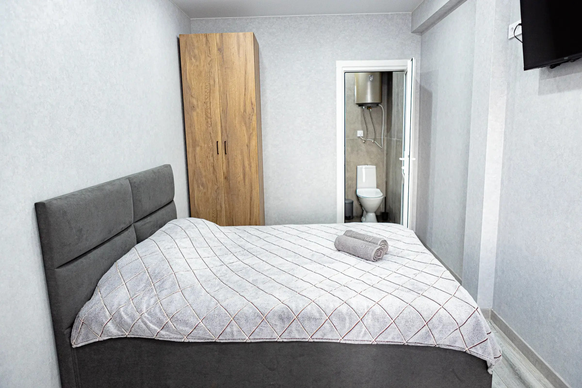 River House Apartments