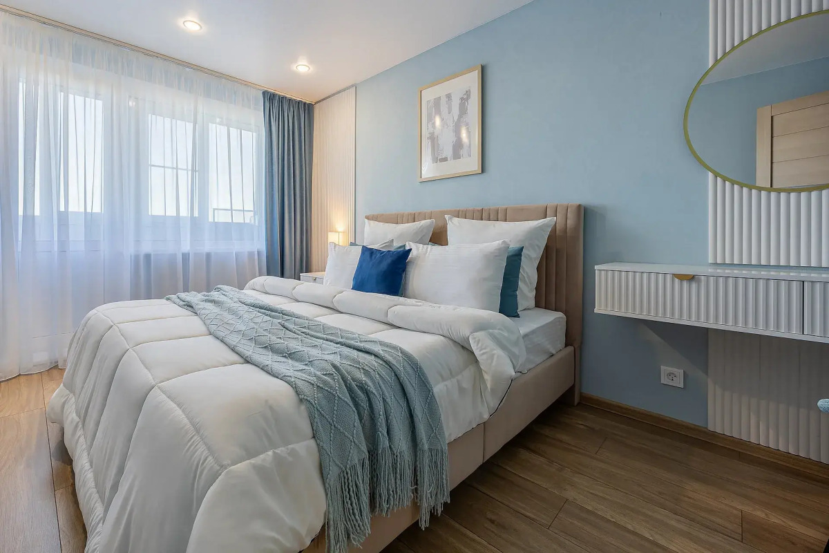 Апартаменты улучшенные, в центре города, с тремя спальнями