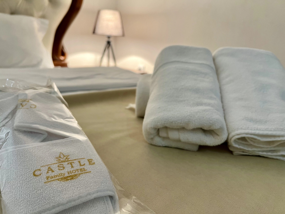 Отель Castle Family