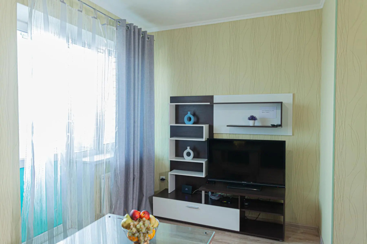 Апартаменты двухкомнатные (114) Серебровская 91