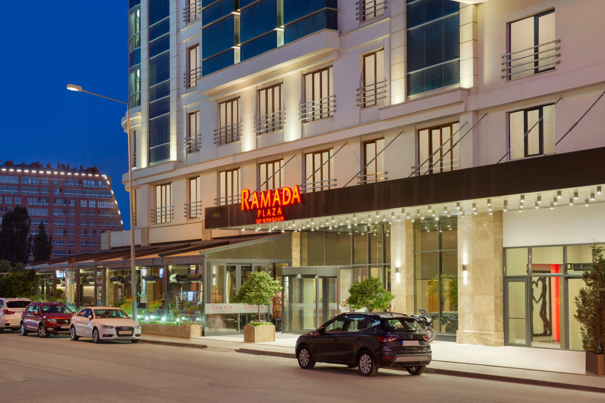 Отель Ramada Plaza by Wyndham Eskisehir