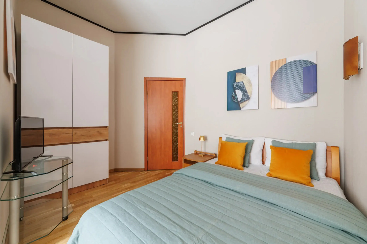 Апартаменты 2 спальни на Большой Московской 9