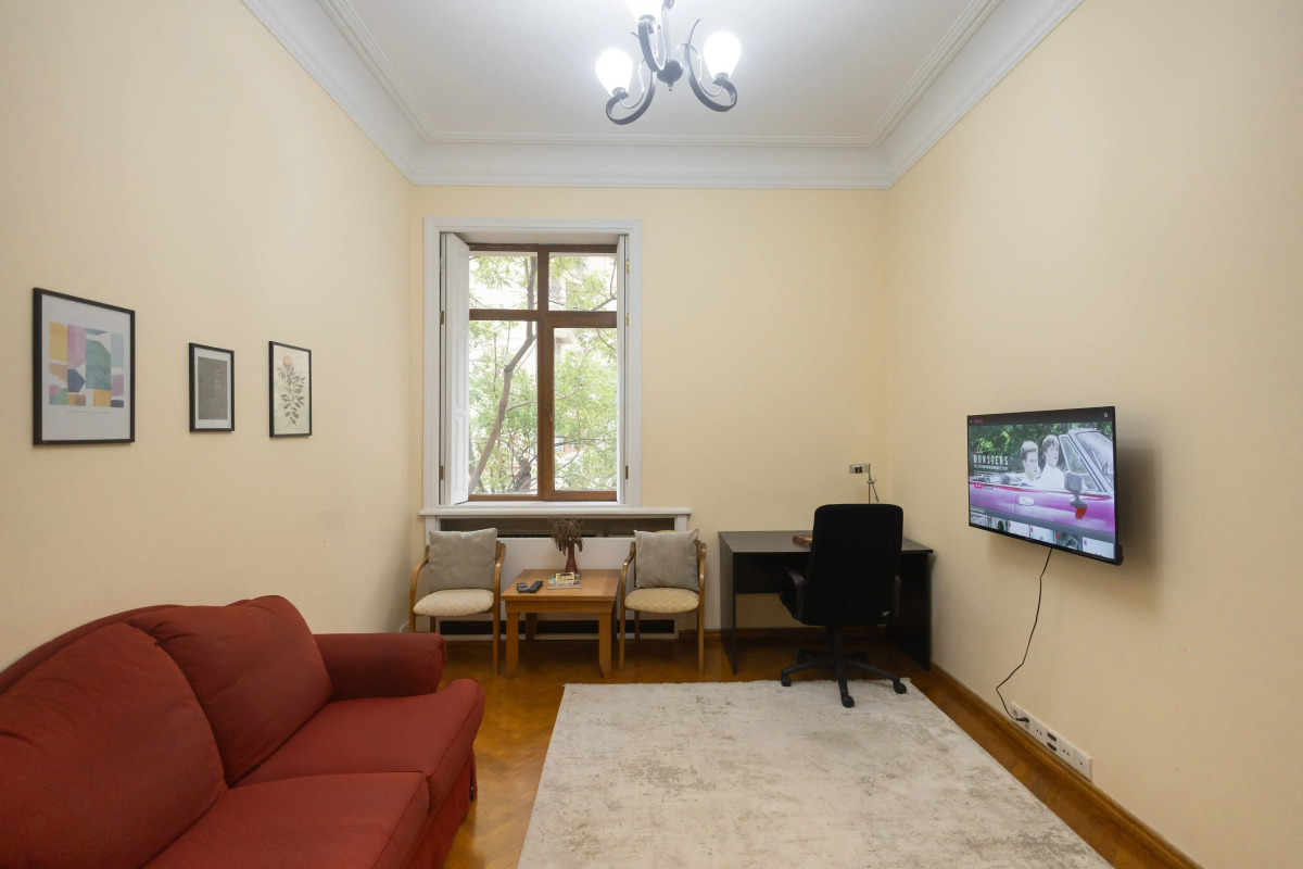 Апартаменты двухкомнатные с гостинной комнатой на Торговой улице ( K5)