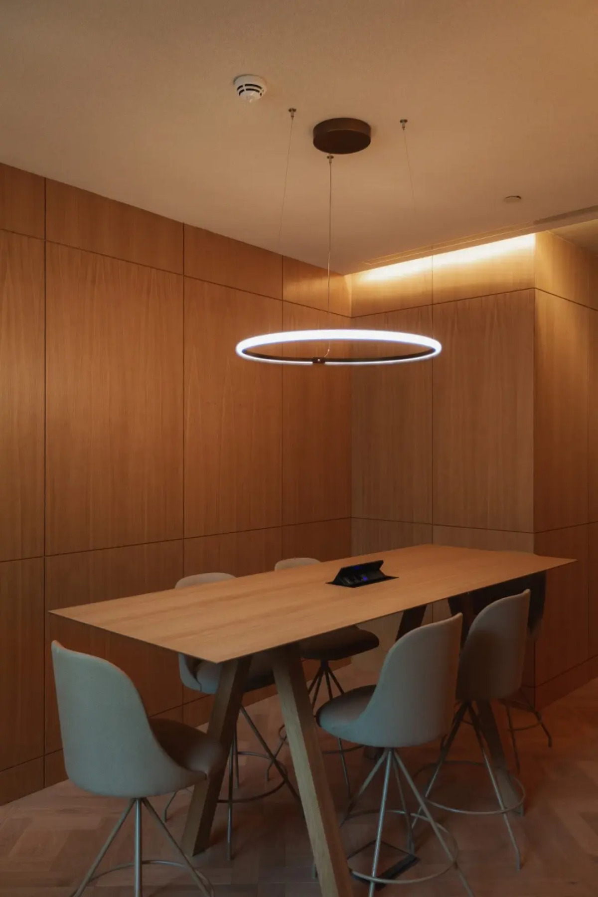 Отель Lumen Hotel & The Lisbon Light Show