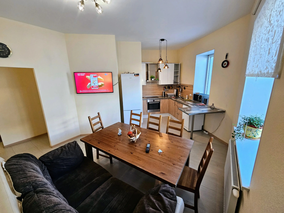 Квартира Большая евротрешка 80кв с двумя санузлами и огромной лоджией