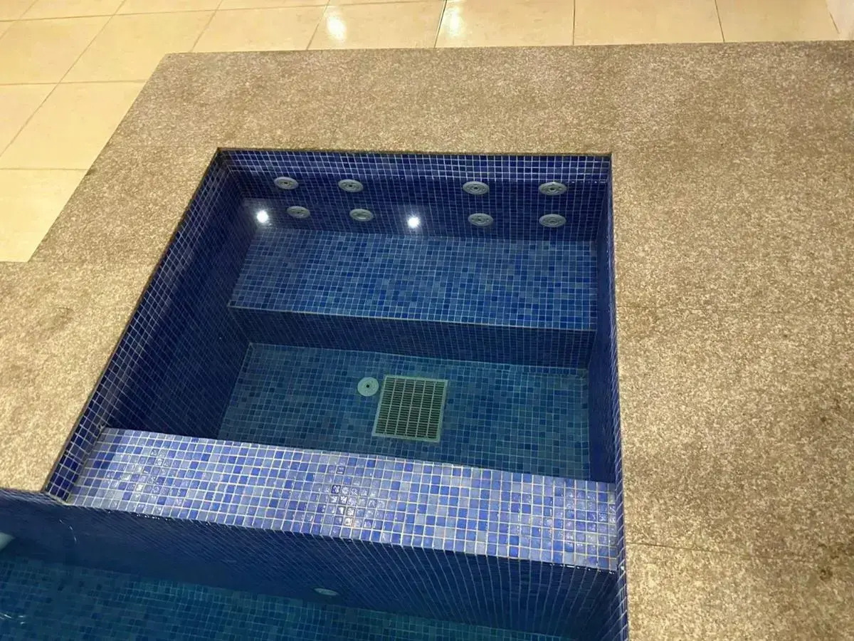 Отель The Family