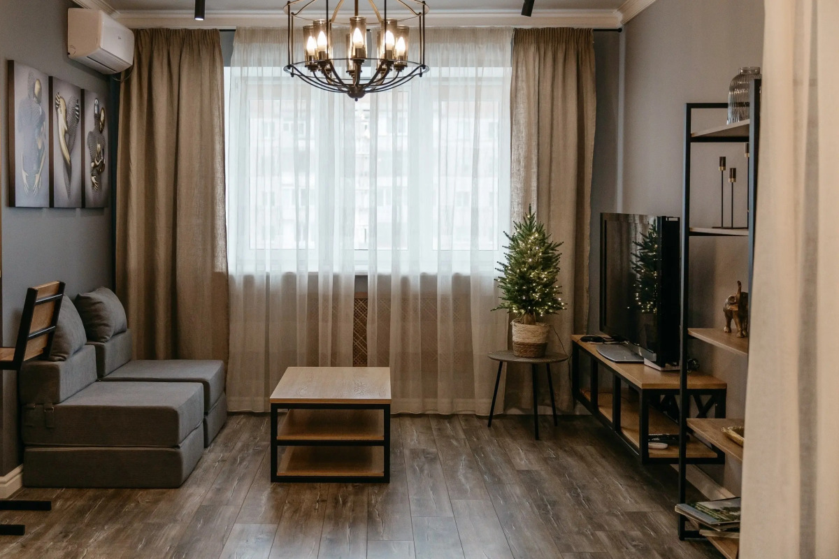 Студия на Ивана Сусанина 41