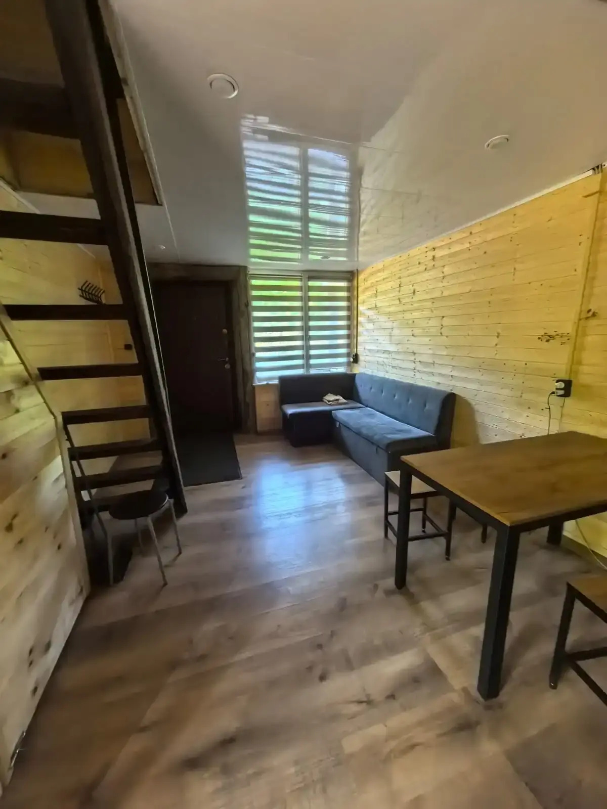 Частный дом Тихий Каньон