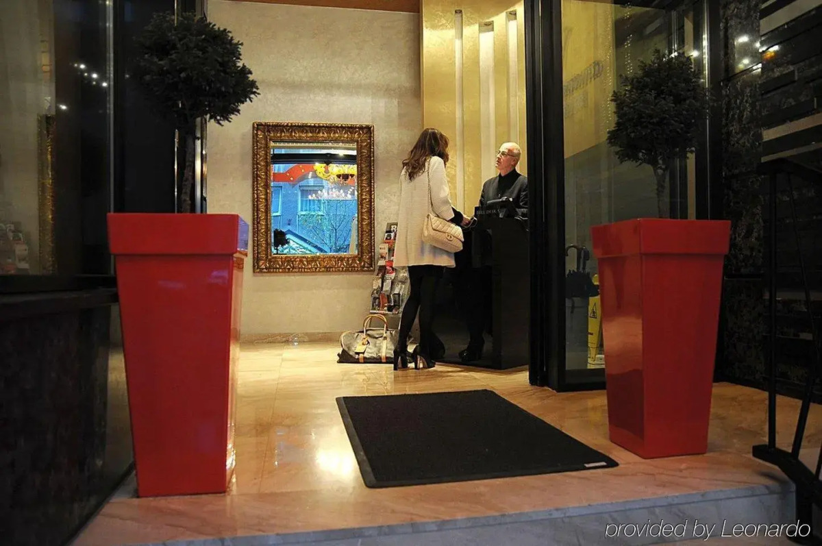 Отель Crystal Hotel Belgrade