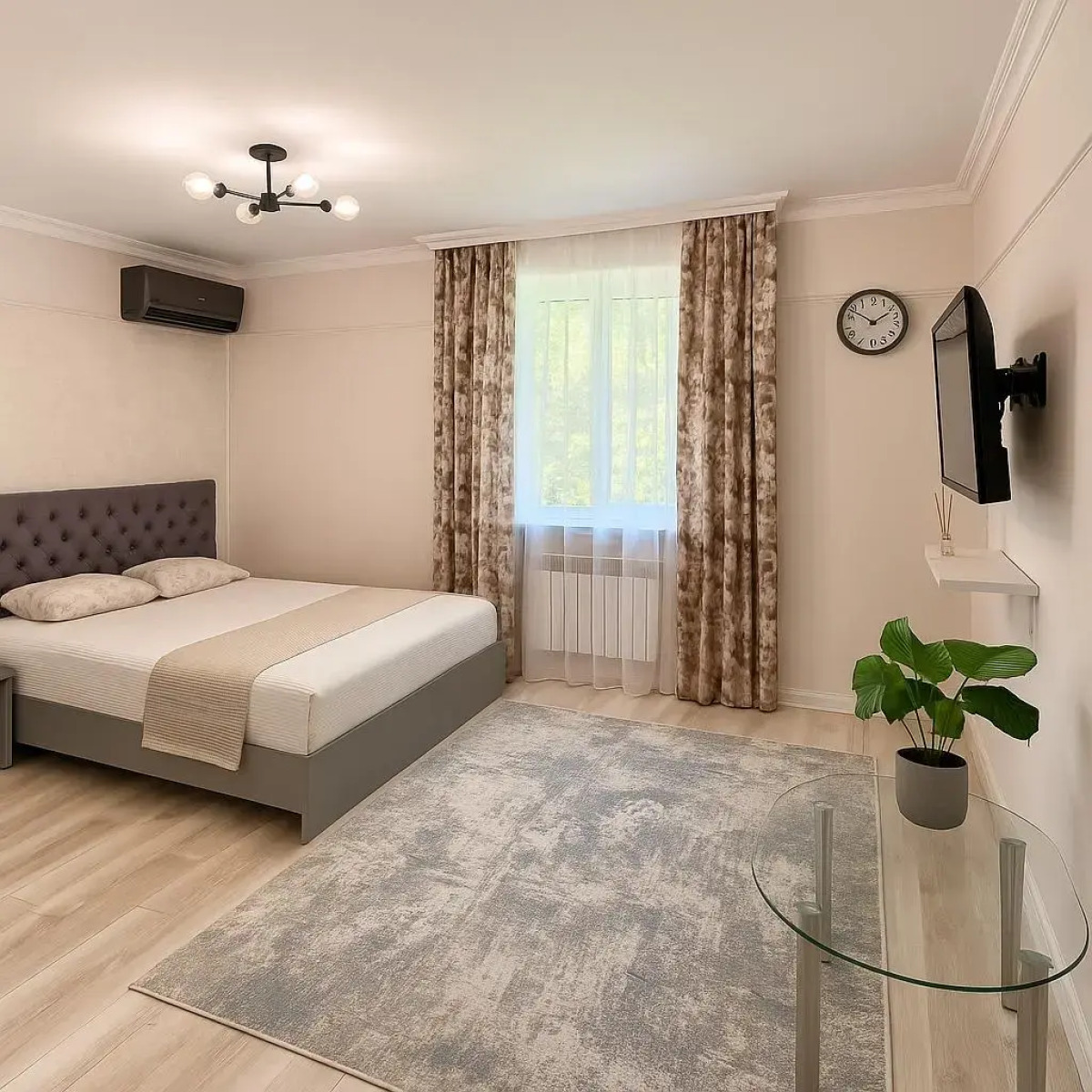 Апартаменты на Проспекте Тауке Хана 95а