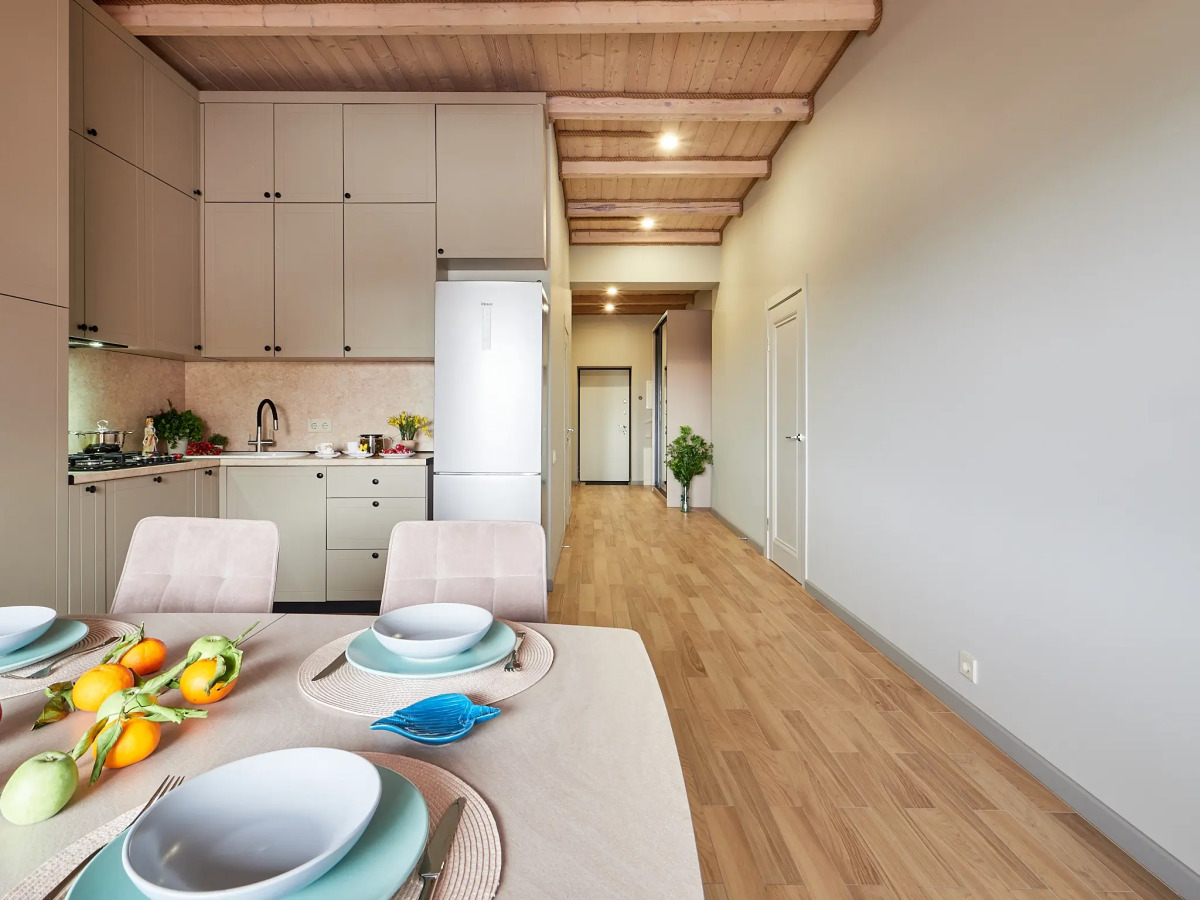 Апартаменты Ирис от Ирины Савельевой В центре города у Каскадной лестницы С завораживающим видом на Боргустанский хребет 6 этаж