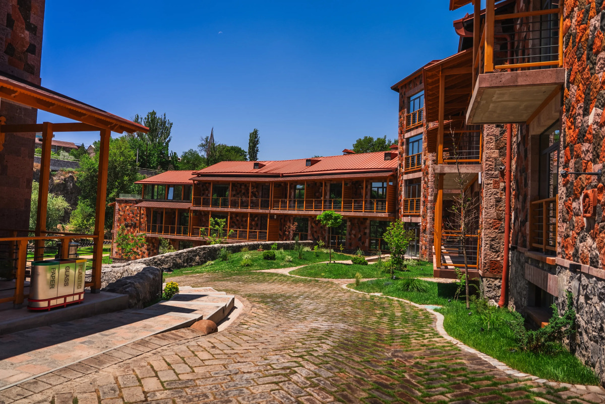 Отель Red Bridge Yerevan