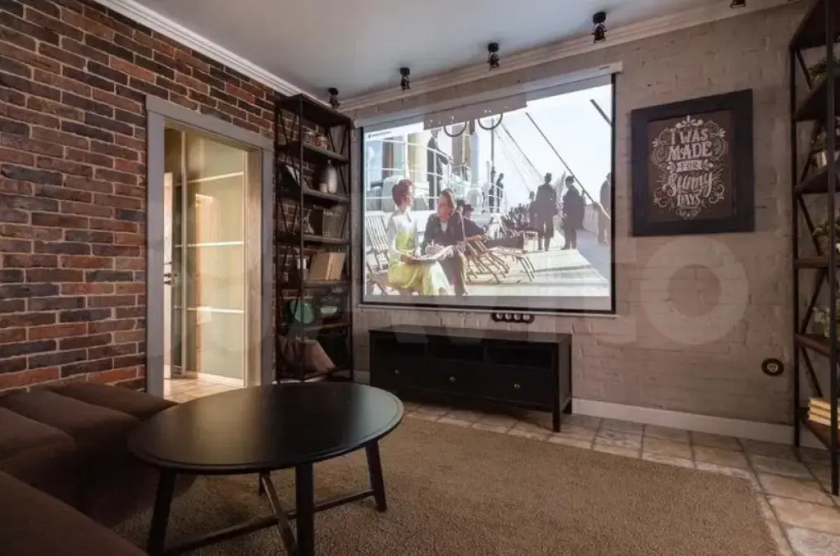 Loft Apartments с пректором и терассой