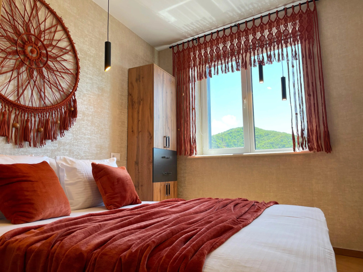 Апартаменты в стиле бохо с видом на море и горы