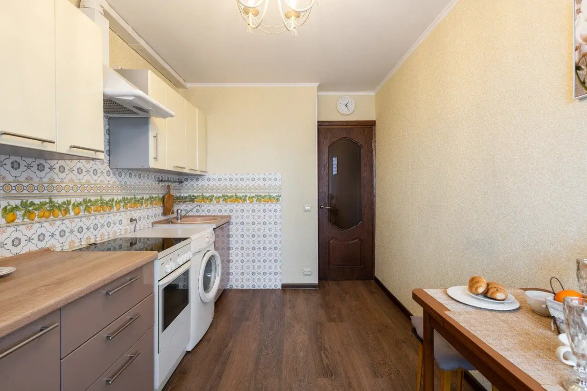 Апартаменты улучшенные Natali на метро Академика Янгеля