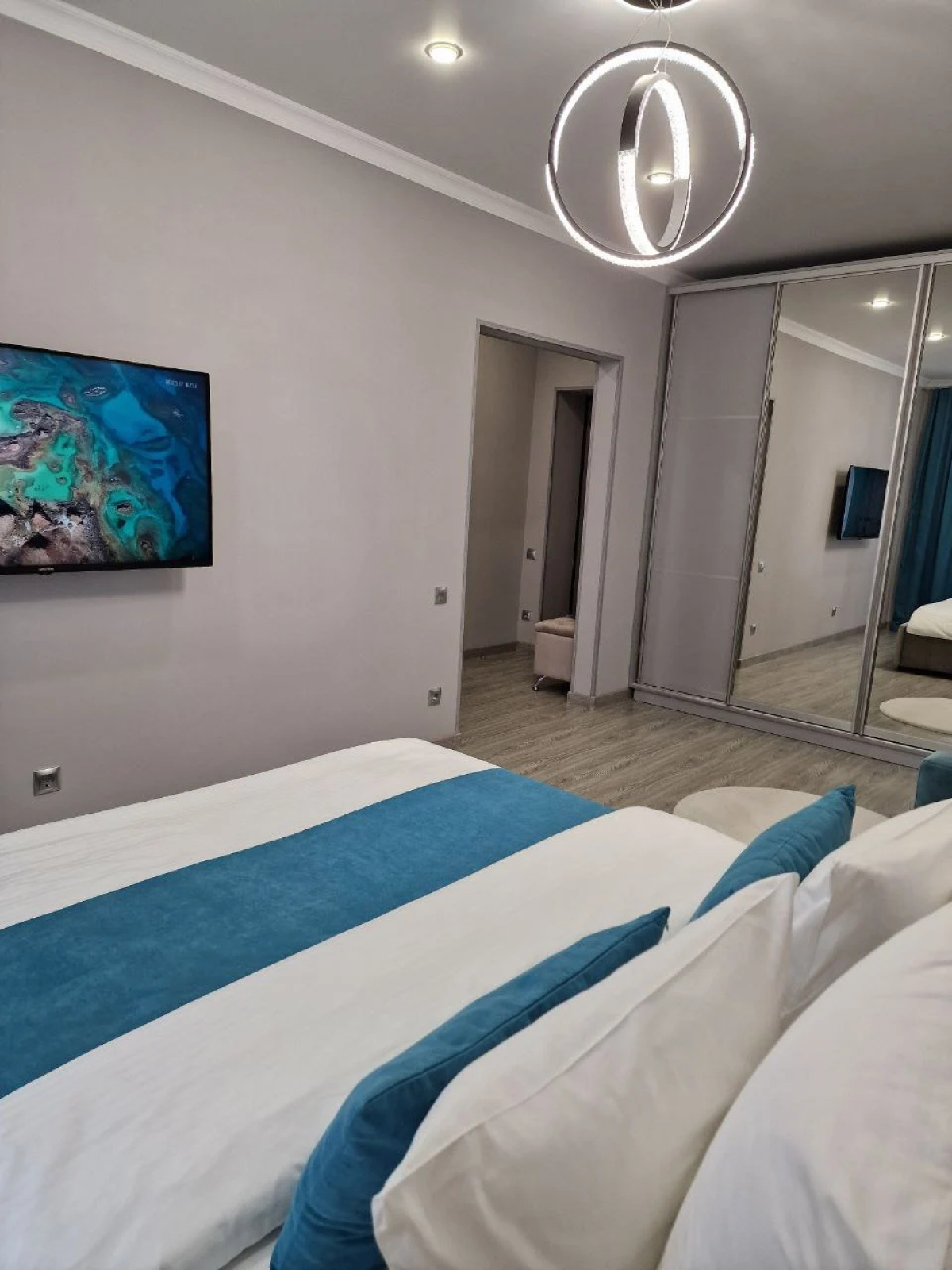 Квартира Flatirini в Новом ЖК с Панорамными Окнами