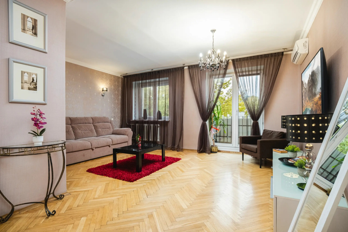 Апартаменты в Центре Минска с Видом на Реку Свислочь