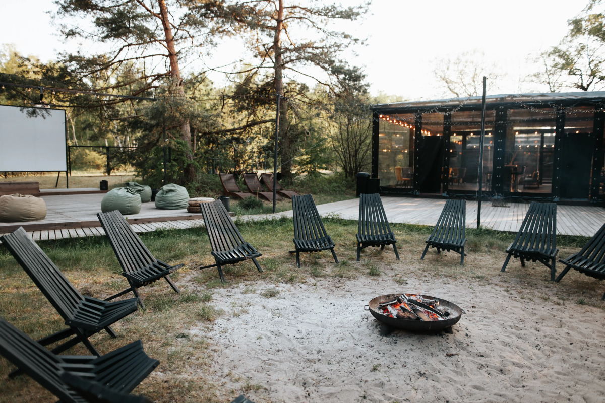 Поляна Глэмпинг, 1-я линия моря (12+)