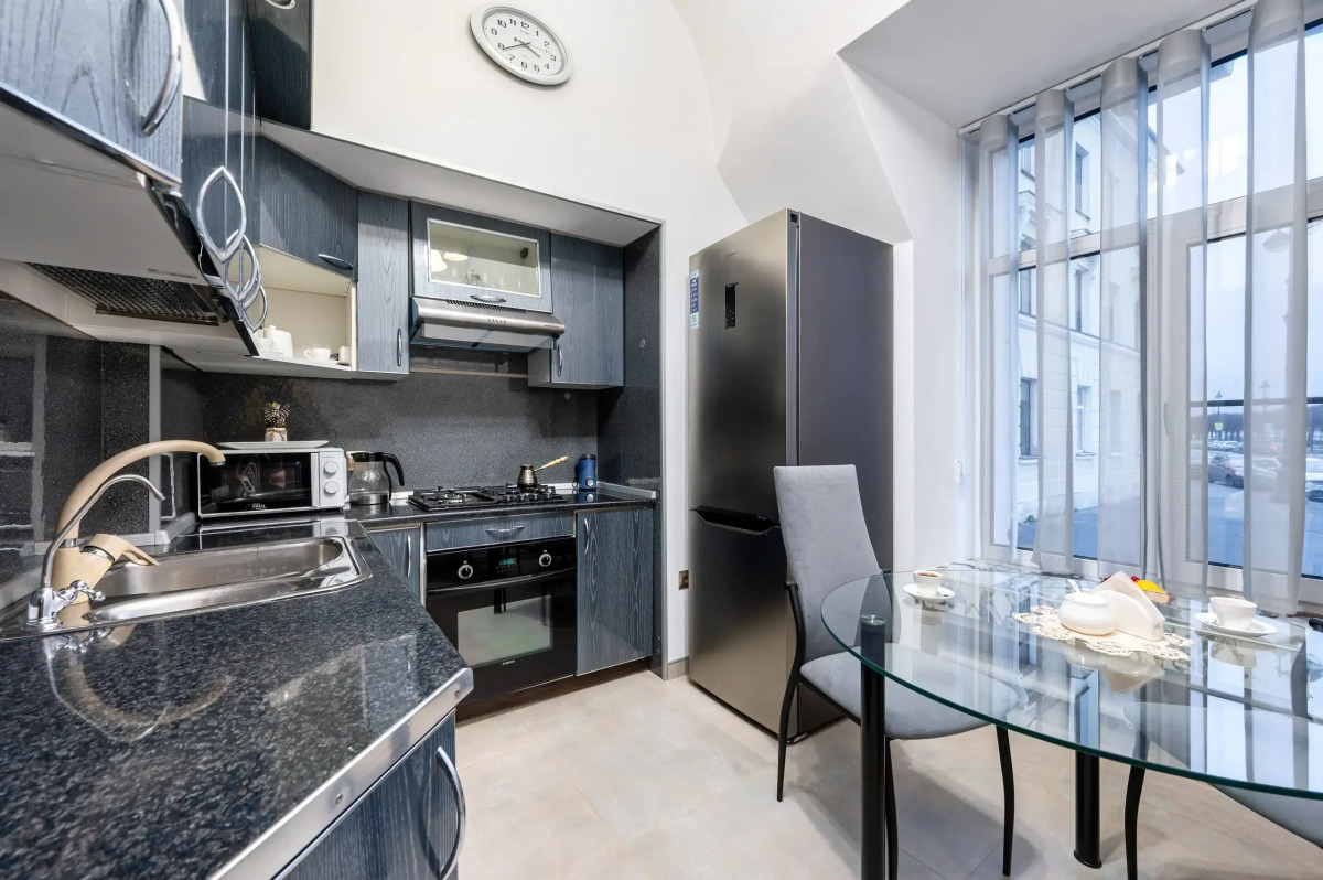 Квартира с видом на Неву