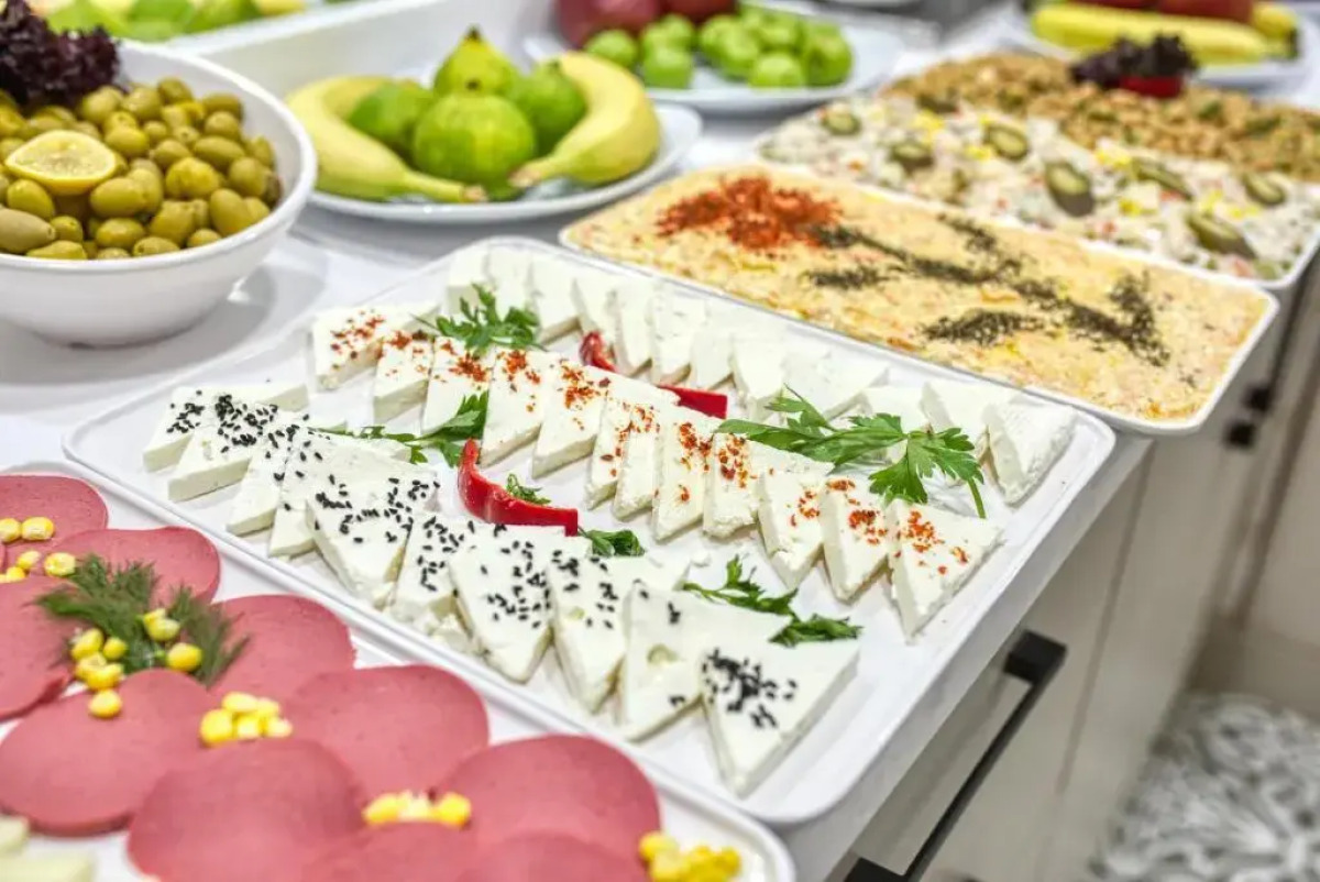 Отель Flori̇na