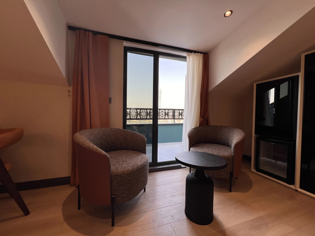 Hotel Elysian Airport