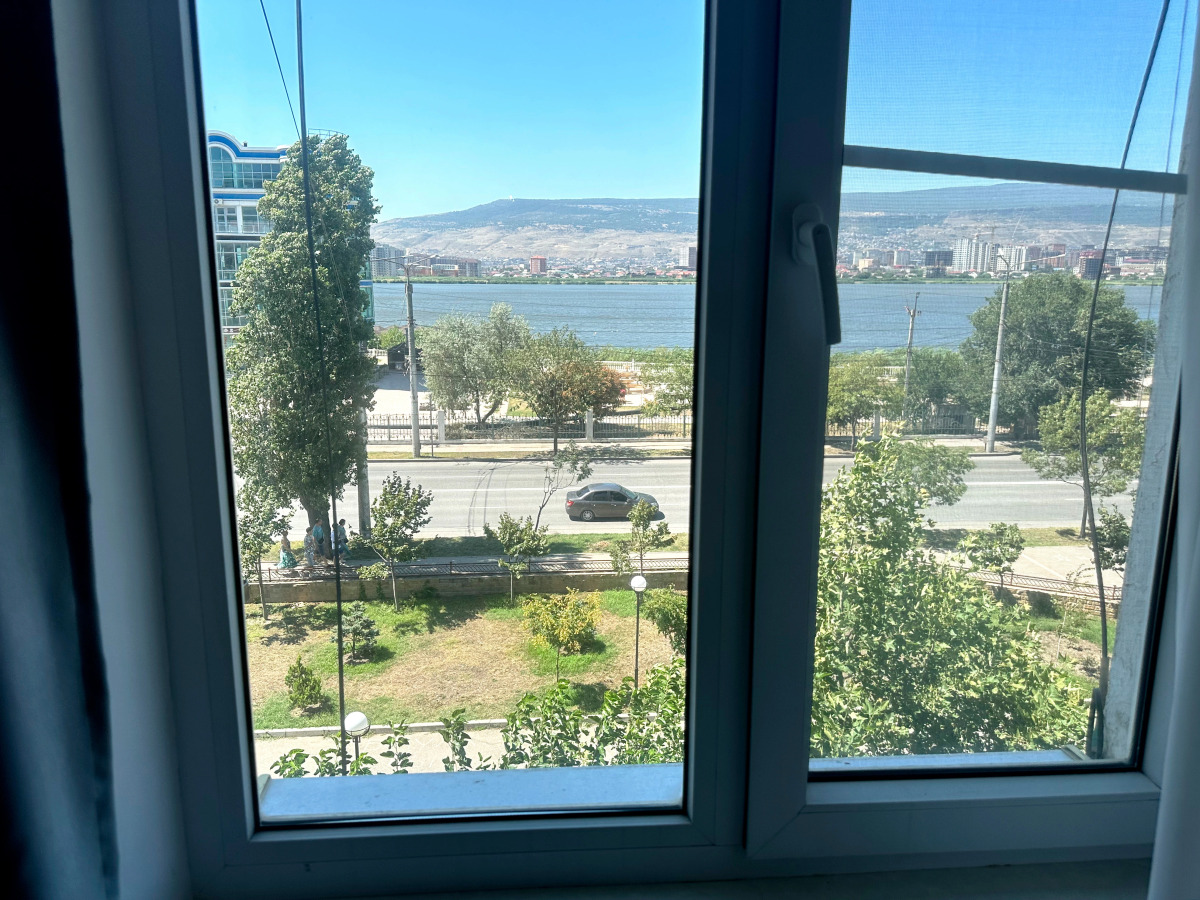 Апартаменты "Эленика" Двухкомнатные в Махачкале с видом на озеро