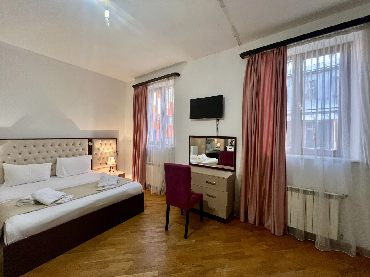 Отель Castle Family