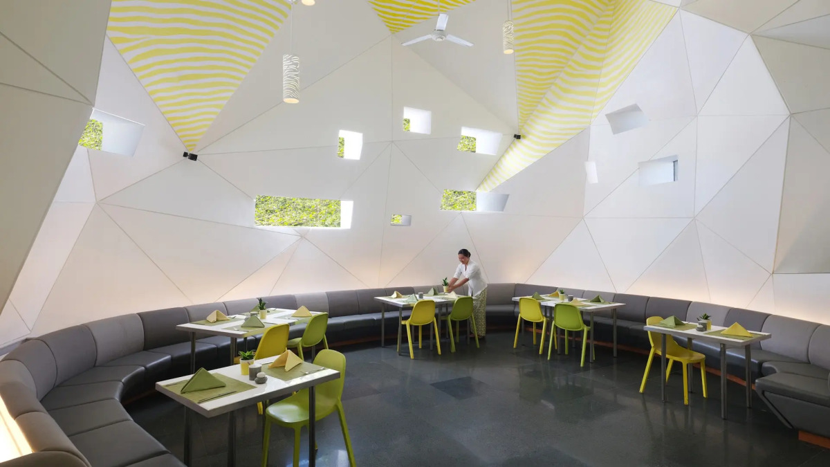 Отель Maya Sanur Resort & Spa