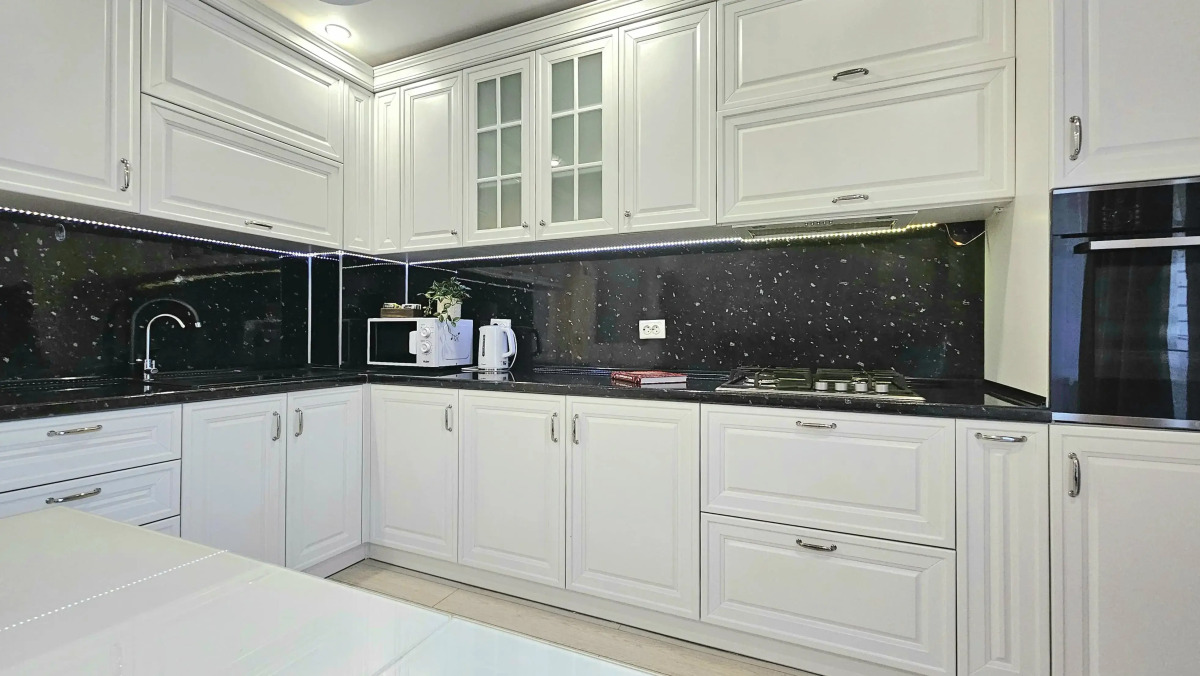 Квартира Urban Apartments 2-х комнатная рядом с метро и базой отдыха у леса