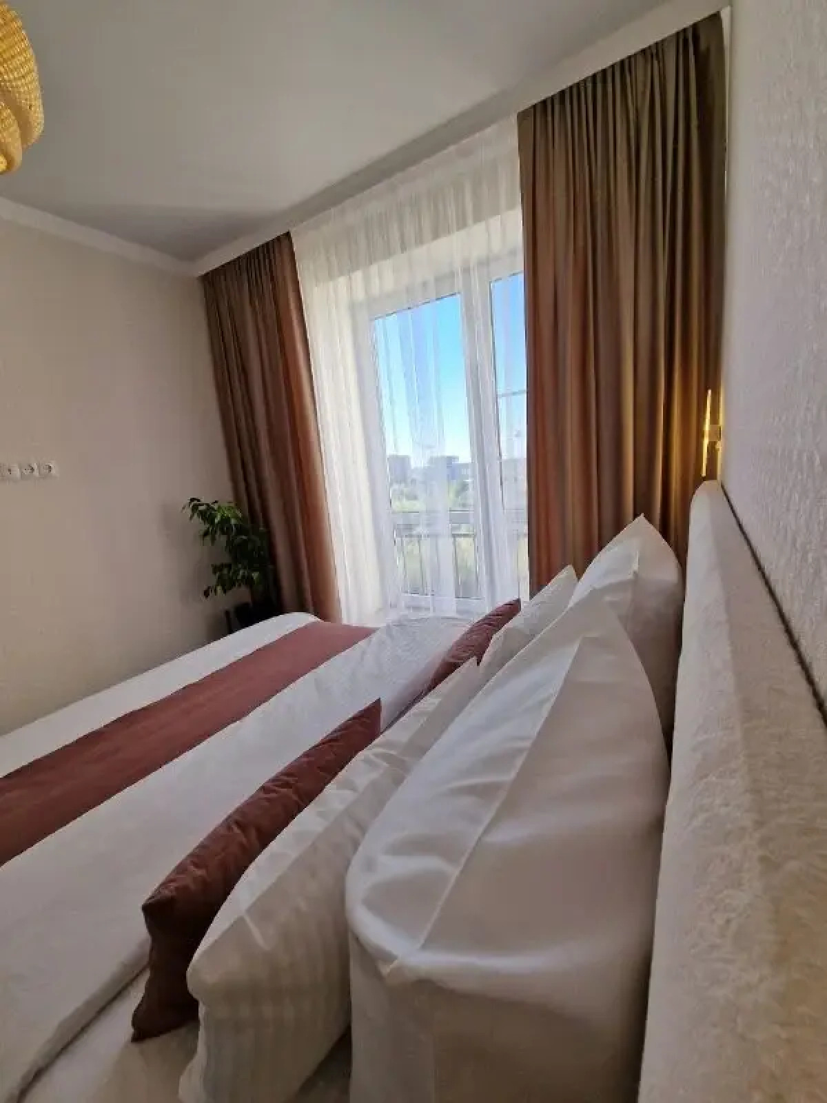 Квартира Flatirini с панорамными окнами в новом ЖК 1