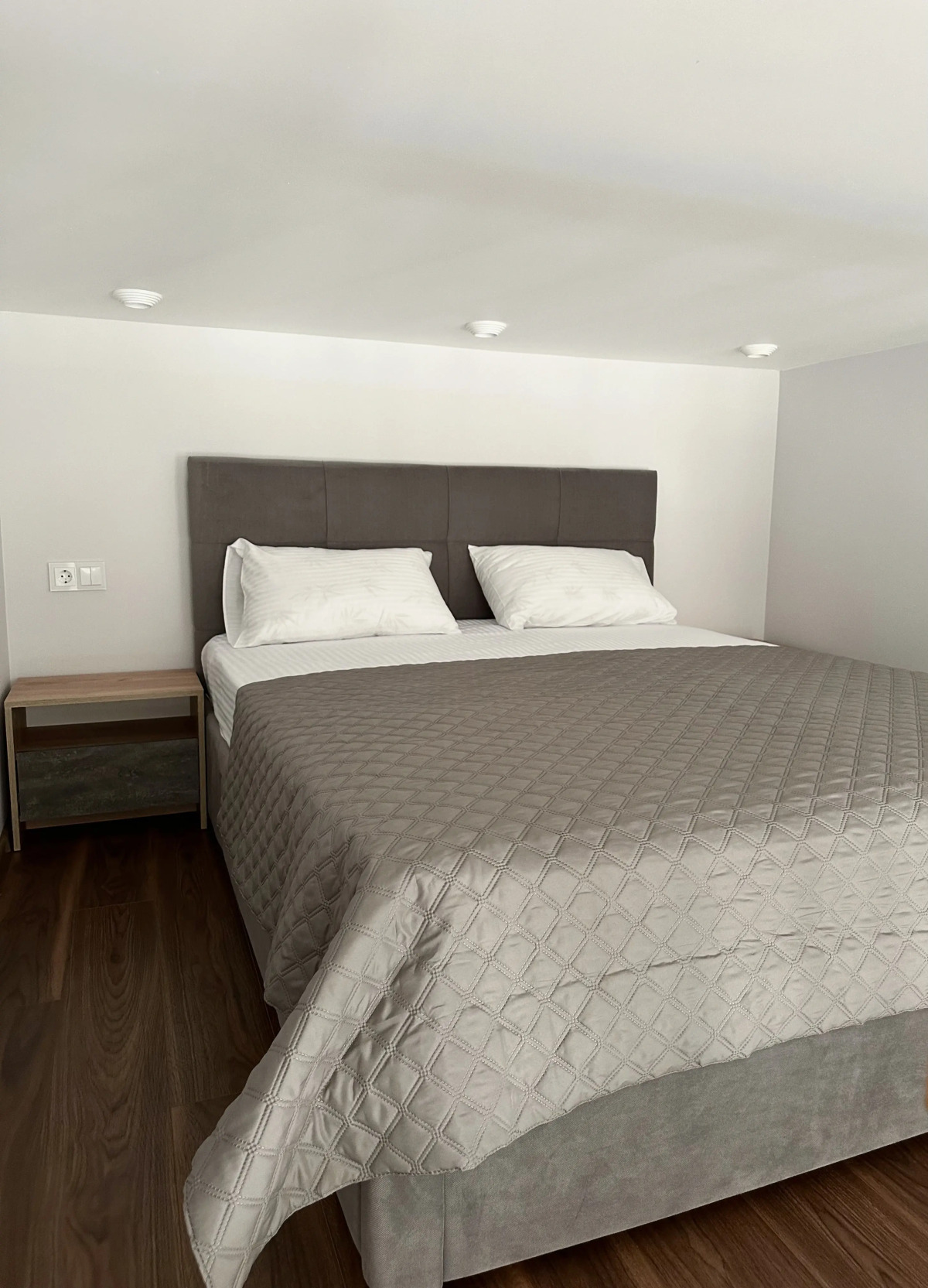 Апартаменты Малая Морская 6