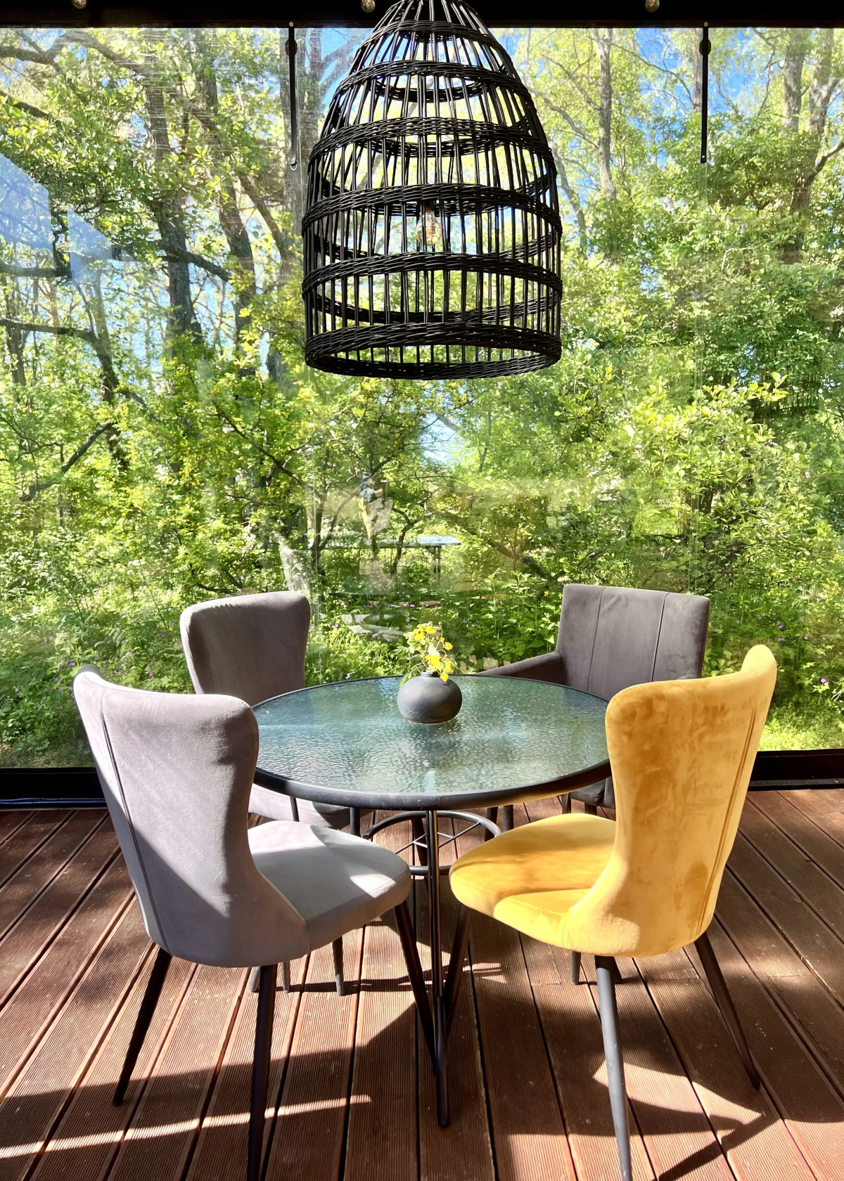 Поляна Глэмпинг, 1-я линия моря (12+)