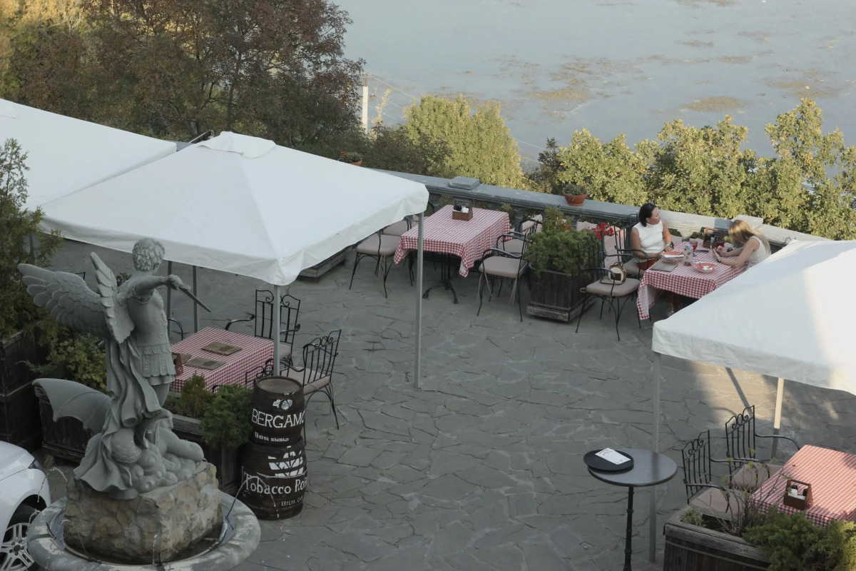 Отель Крылья